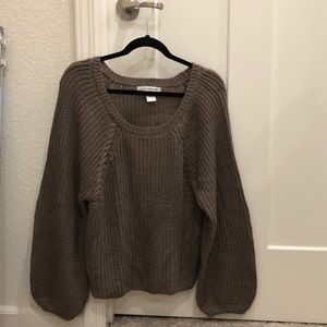 Sweater// MOVING SALE 🤗